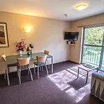 Kings Of Riccarton Motel With Airport Shuttle Service